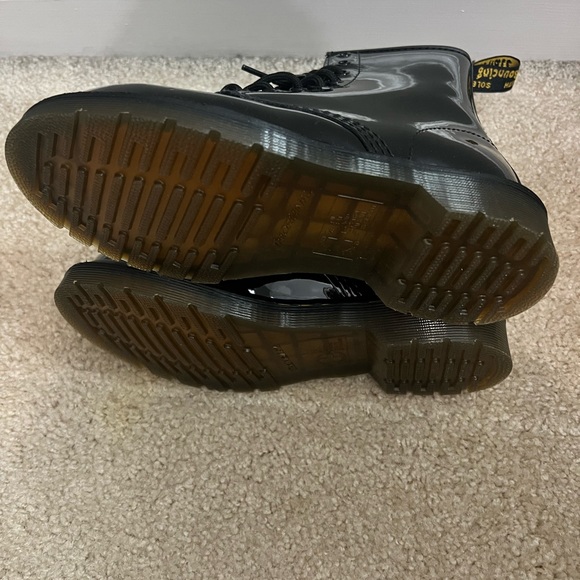 Dr Marten 1460 WOMEN'S PATENT LEATHER LACE UP BOOTS - Picture 11 of 13